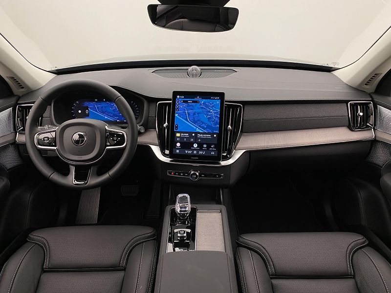 Volvo XC90 (2026) B5 AWD AUT BRIGHT PLUS 7míst - fotka 2 z 73