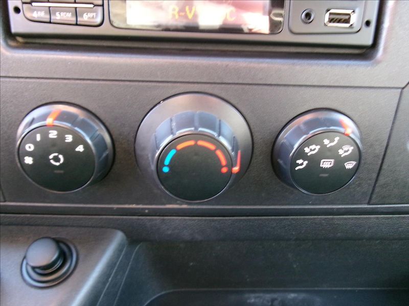 Renault Master 2,3 dCi 110k COOL DPH 12xCZaut - fotka 15 z 35