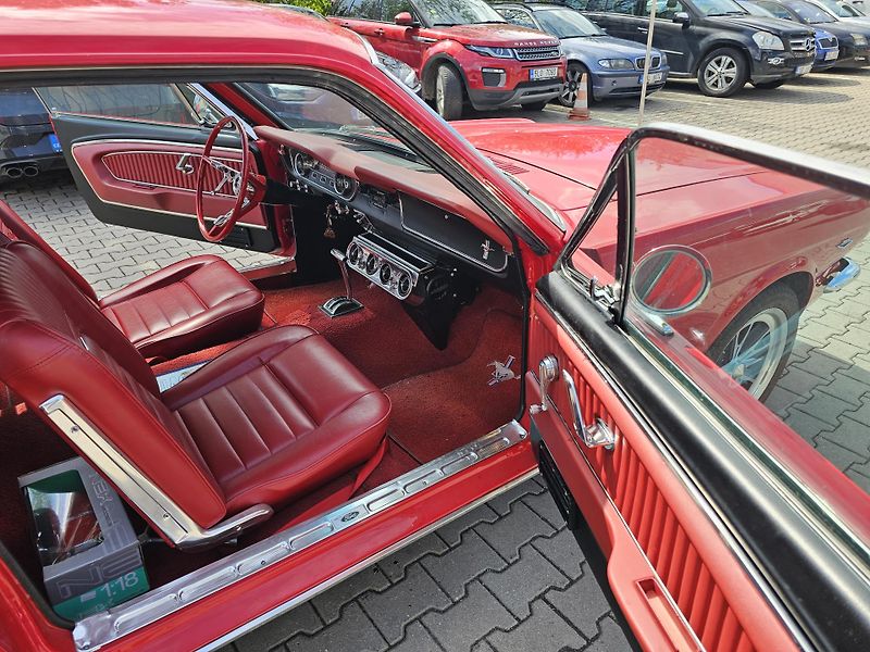 Ford Mustang (1964) - fotka 2 z 5