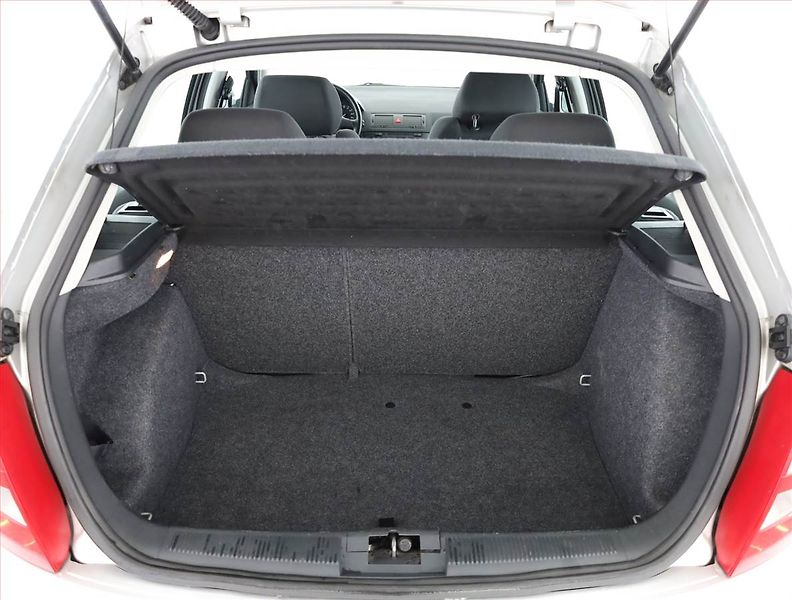 Škoda Fabia (2004) 1.2 12V, nová STK, dobrý stav - fotka 13 z 13