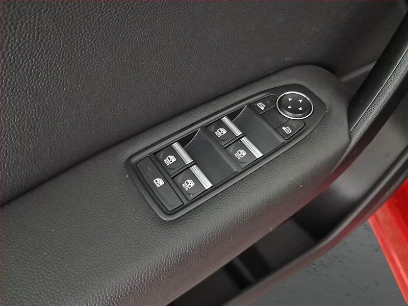 Renault Captur (2022) 1.3 TCe - fotka 15 z 16
