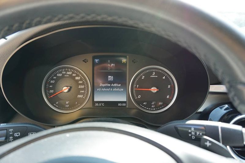 Mercedes-Benz Třídy C (2017) C220  4 MATIC - fotka 29 z 48