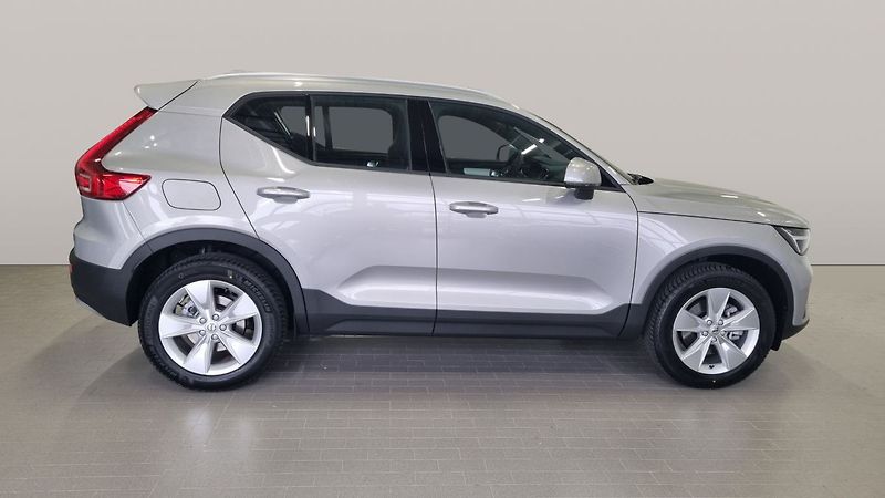Volvo XC40 (2026) B3 2.0L 163 HP AT7 FWD CORE - fotka 2 z 17