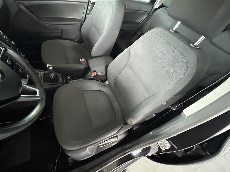 Škoda Yeti 2,0   TDI,4x4,1.MAJITEL,SERVIS - fotka 17 z 21