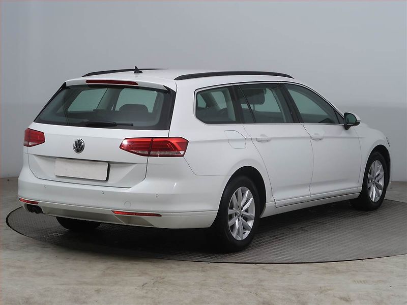 Volkswagen Passat (2015) Comfortline 2.0 TDI, Automat - fotka 5 z 12