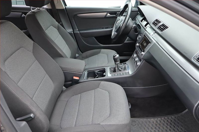 Volkswagen Passat (2014) 1.6 TDI, Navi, Tempomat - fotka 9 z 22