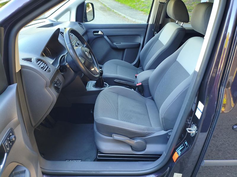 Volkswagen Caddy (2012) 1,2 TSI Trend 7 míst - fotka 12 z 30