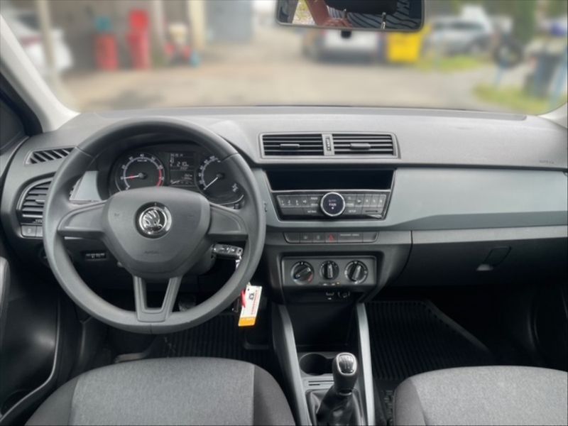 Škoda Fabia 1,0 TSI 70 Active - fotka 9 z 11
