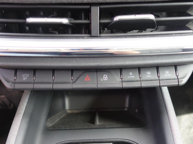 Škoda Enyaq (2021) iV60 Sport Line, SoH 91,8%,DPH - fotka 17 z 28