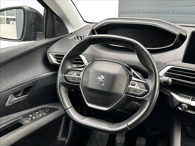 Peugeot 3008 1,5 BlueHDI 130PS  Active - fotka 22 z 55
