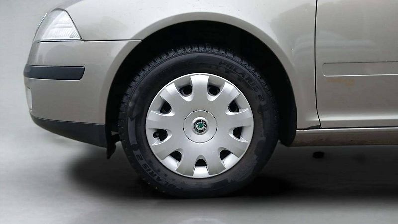 Škoda Octavia Tour 1.6MPI MT5 - fotka 32 z 33