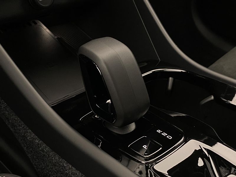 Volvo XC40 (2026) B3 AUT DARK ULTRA  - fotka 35 z 60
