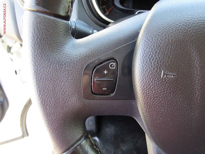 Opel Vivaro (2018) 1.6CDTi L2 9míst, 1.maj,ČR - fotka 14 z 23