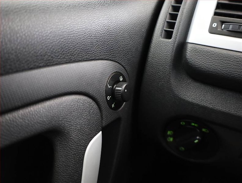 Škoda Fabia (2008) Sportline 1.2 12V, ČR,1.maj - fotka 12 z 15