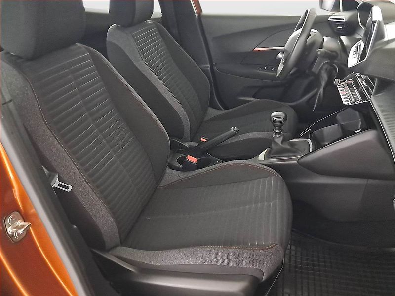 Peugeot 2008 (2021) 1.2 PureTech, Serv.kniha - fotka 9 z 16