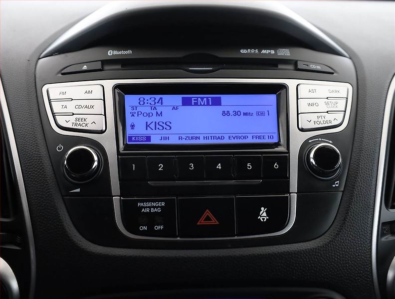Hyundai ix35 (2013) 1.7 CRDi, nová STK, Tažné - fotka 14 z 17