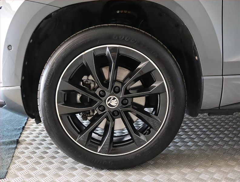 Škoda Karoq (2024) Sportline 1.5 TSI - fotka 15 z 24