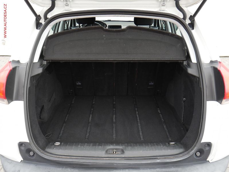 Peugeot 2008 (2014) 1.6 HDI, 1.maj,ČR, AC, temp - fotka 7 z 14