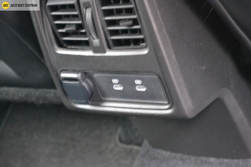 Renault Captur techno mild hybrid 160 EDC - fotka 14 z 51