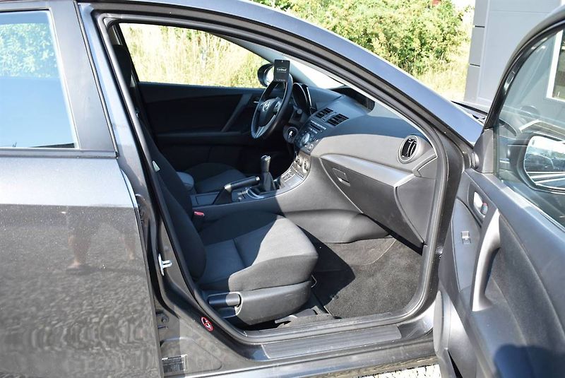 Mazda 3 1,6 16V SPORT,1.M,TOP VÝBAVA - fotka 14 z 18