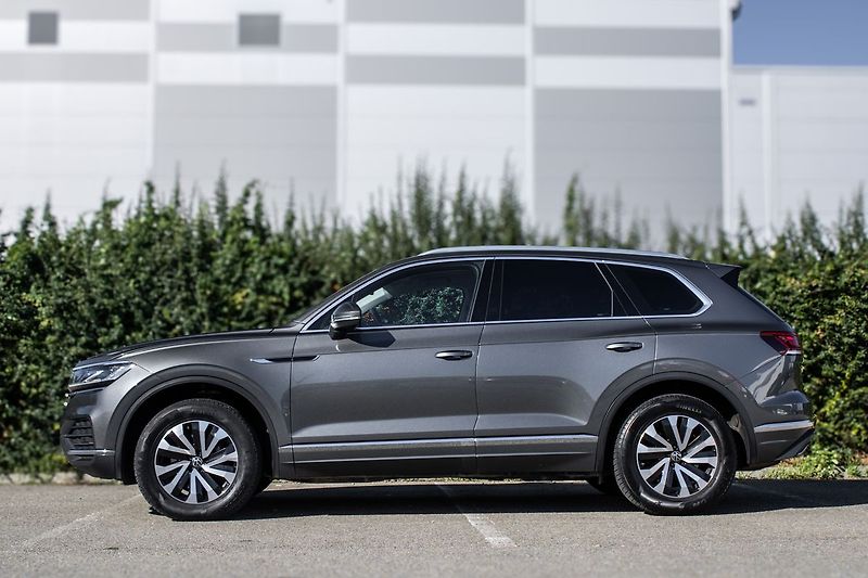 Volkswagen Touareg - fotka 8 z 26