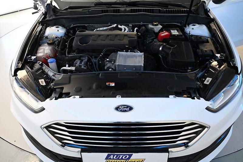 Ford Mondeo (2022) 2.0 140 KW LED SONY TITANIUM 8 - fotka 30 z 33