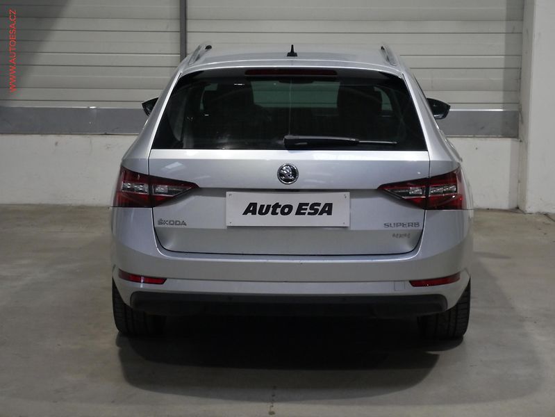 Škoda Superb (2018) 2.0TDi 4x4, ČR, DSG, bixen - fotka 5 z 23