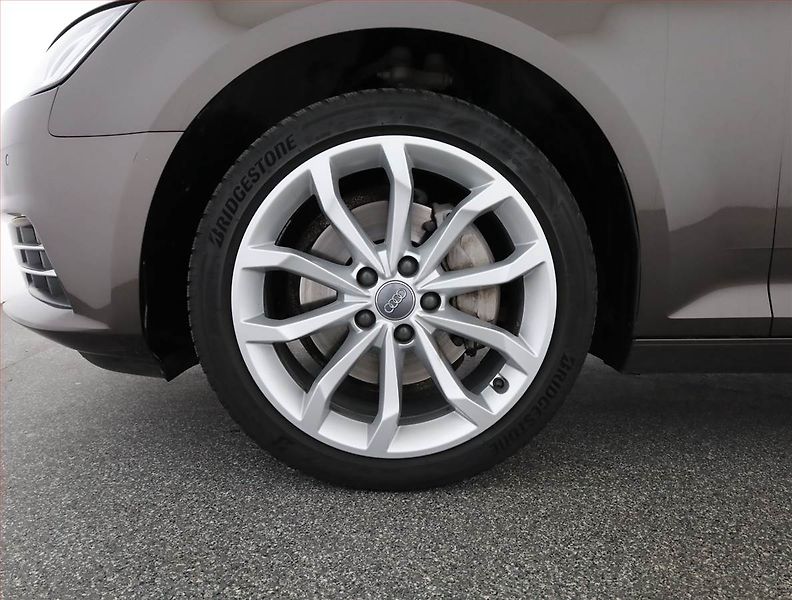 Audi A4 (2018) 2.0 TDI, 4X4, Automat - fotka 19 z 19