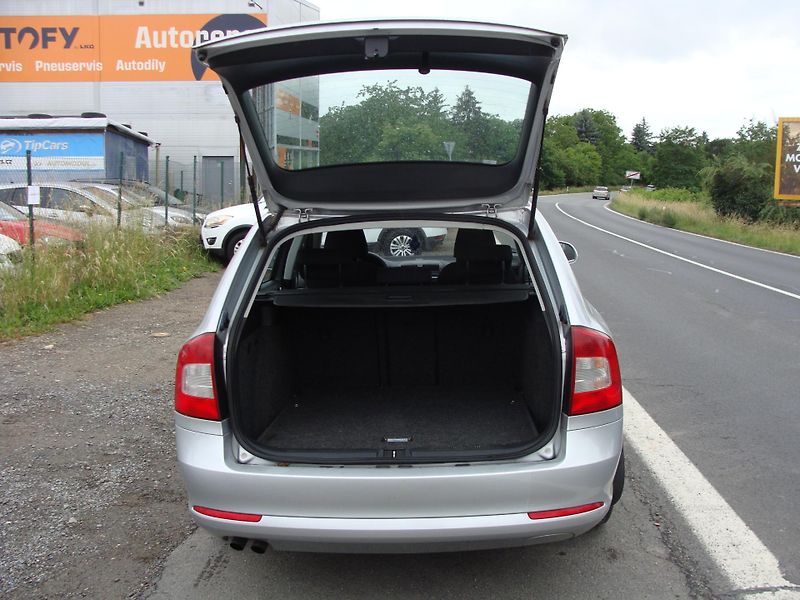 Škoda Octavia 1.4 TSi, 90 kW, klimatizace - fotka 11 z 27