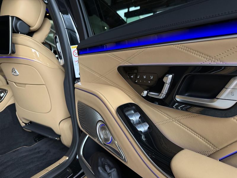 Mercedes-Benz Třídy S Maybach S 680 4M VIRGIL ABLOH - fotka 23 z 28