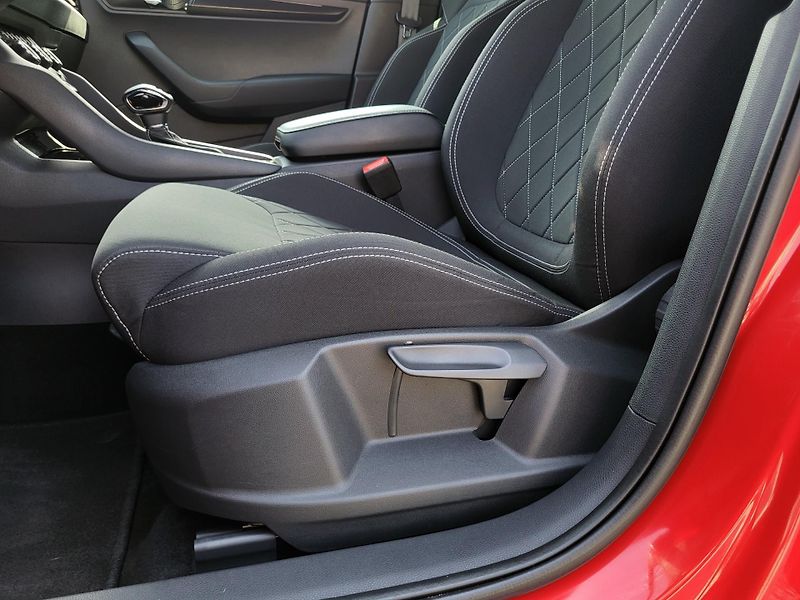 Škoda Karoq 1.5 TSI 110kW DSG SPORTLINE  - fotka 27 z 45