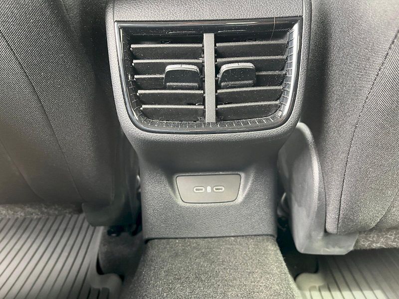 Škoda Fabia (2025) 1.0 TSI 85kW Top Selection DSG - fotka 8 z 27
