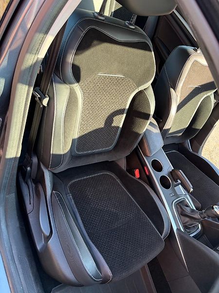 Renault Mégane (2018) Klima, kamera, výhřev sedadel - fotka 17 z 20