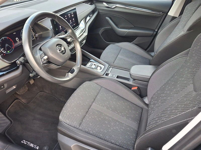 Škoda Octavia (2021) Combi Stale Plus DSG 4x4 2,0TD - fotka 6 z 35