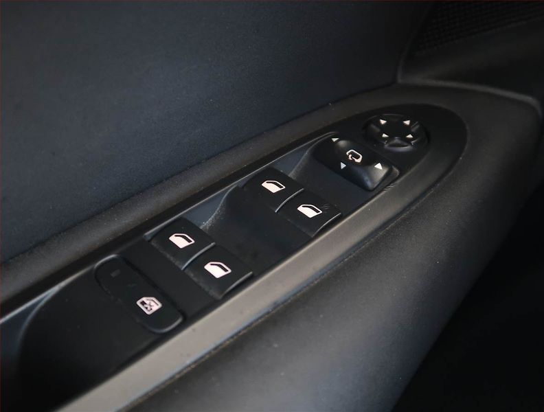Citroën C4 (2016) 1.6 BlueHDi, nová STK - fotka 16 z 20