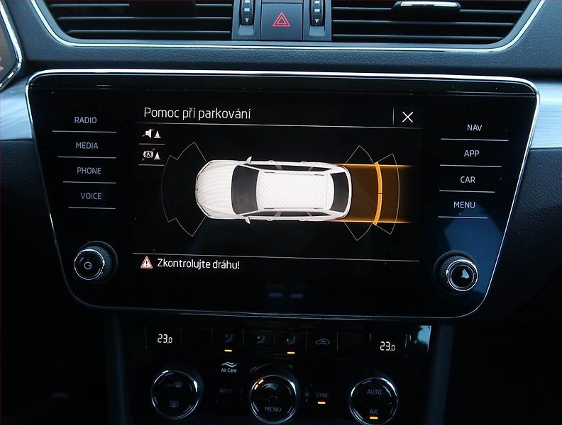 Škoda Superb (2023) Ambition 2.0 TDI - fotka 15 z 16