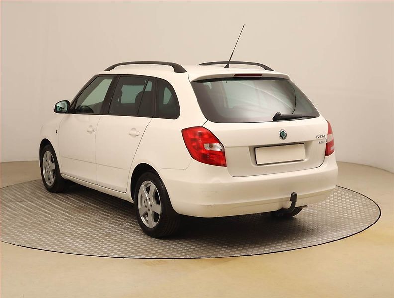 Škoda Fabia (2012) Ambiente 1.2 TSI, Eko.zaplacen - fotka 4 z 18