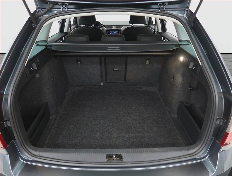 Škoda Octavia (2019) Scout 2.0 TDI, 4X4, Automat - fotka 14 z 23