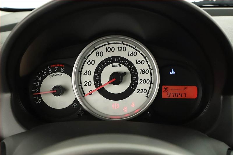 Mazda 2 (2009) 1.3 i, ČR,1.maj, jezdí výborně - fotka 9 z 13