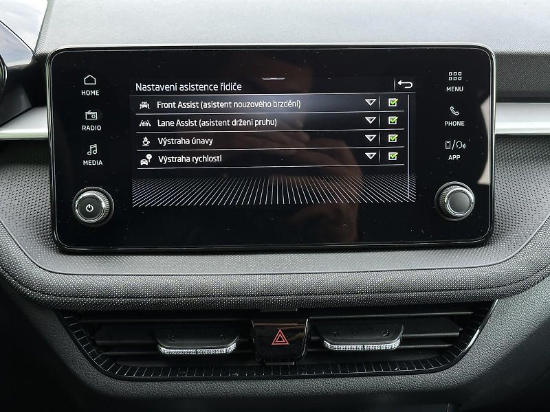 Škoda Fabia 1.0TSi 95PS LED V.Cockpit 2Z.C - fotka 30 z 40