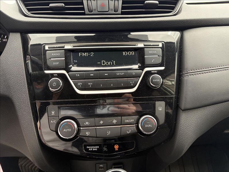 Nissan X-Trail 2,0 Xtronic 4x4 Acenta - fotka 9 z 19