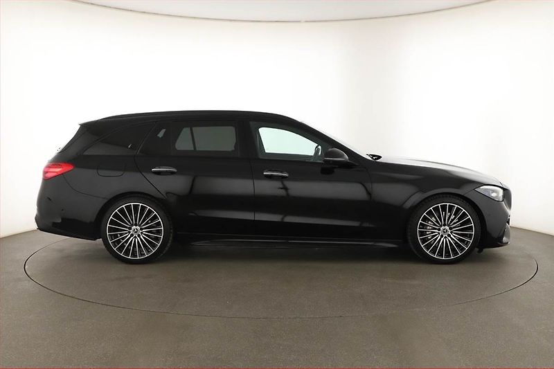 Mercedes-Benz Třídy C (2023) C 300 4MATIC - fotka 6 z 27