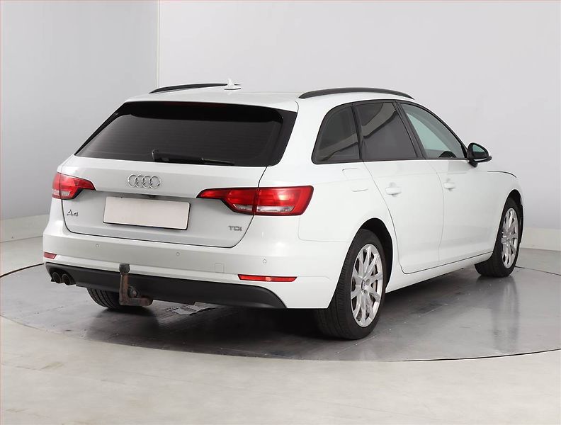 Audi A4 (2017) 2.0 TDI, Serv.kniha, Navi - fotka 5 z 25