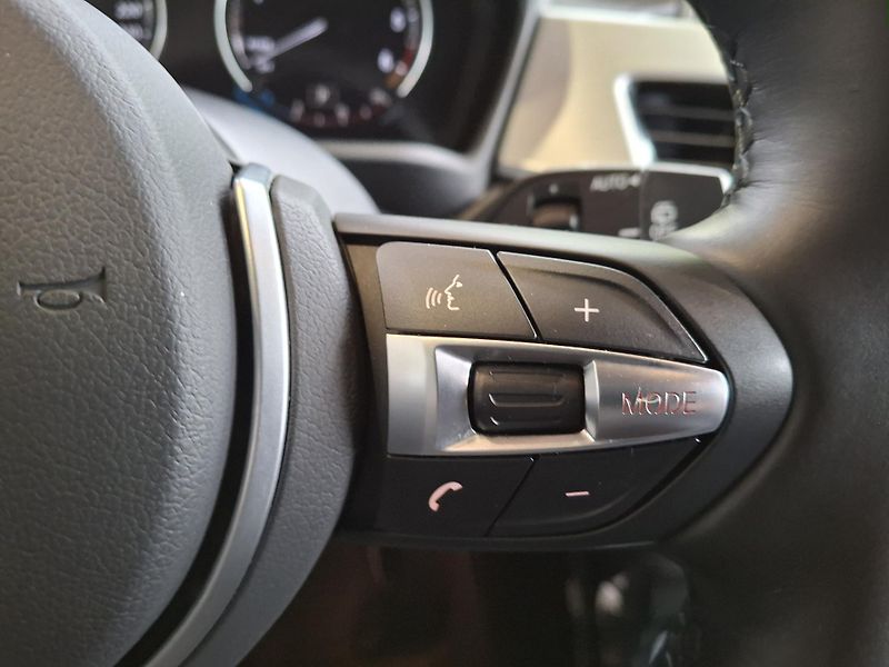 BMW X1 xDrive18d X-Line - fotka 17 z 23