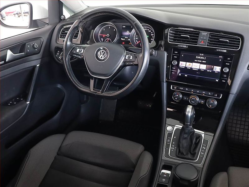 Volkswagen Golf (2017) 2.0 TDI, Automat, Kůže - fotka 7 z 21