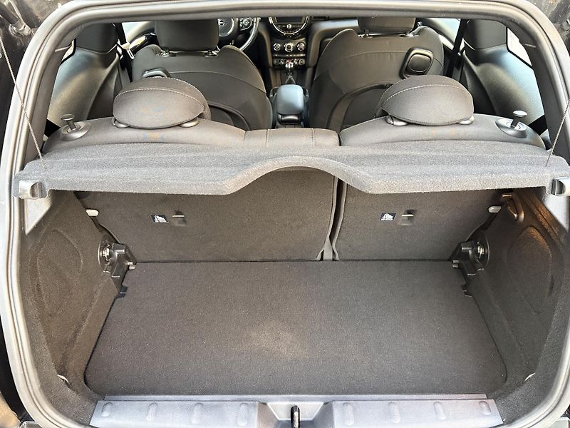 Mini Cooper (2020) 1.5  75 kW Sport Paket - fotka 9 z 14