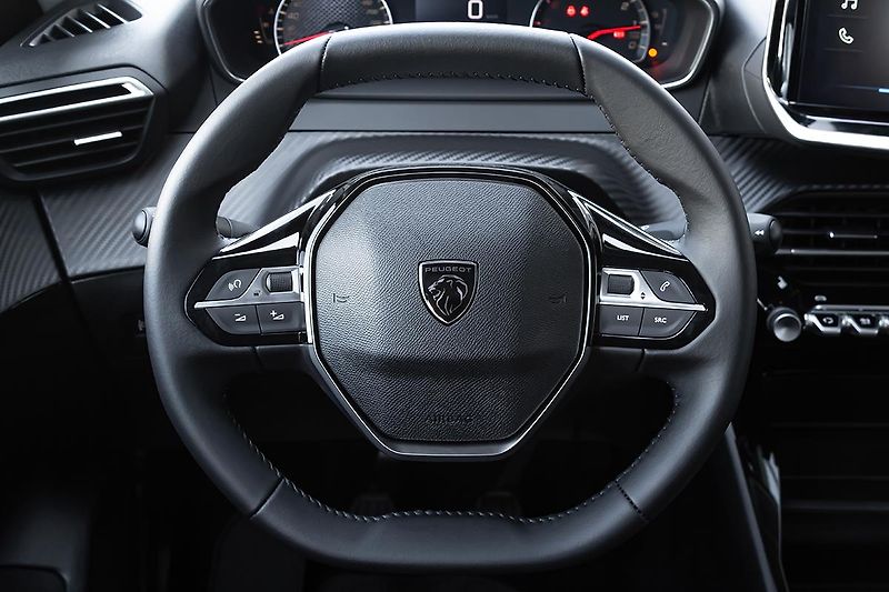 Peugeot 208 (2026) 1,2 Hybrid 110 e-DCS6  STYLE - fotka 9 z 13