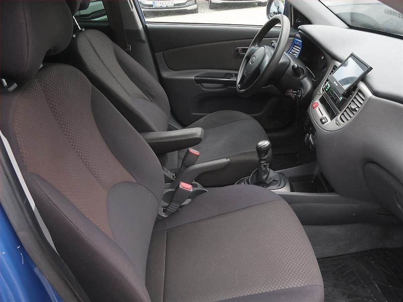 Kia Rio (2010) 1.4 16V, po STK, jezdí skvěle - fotka 9 z 14