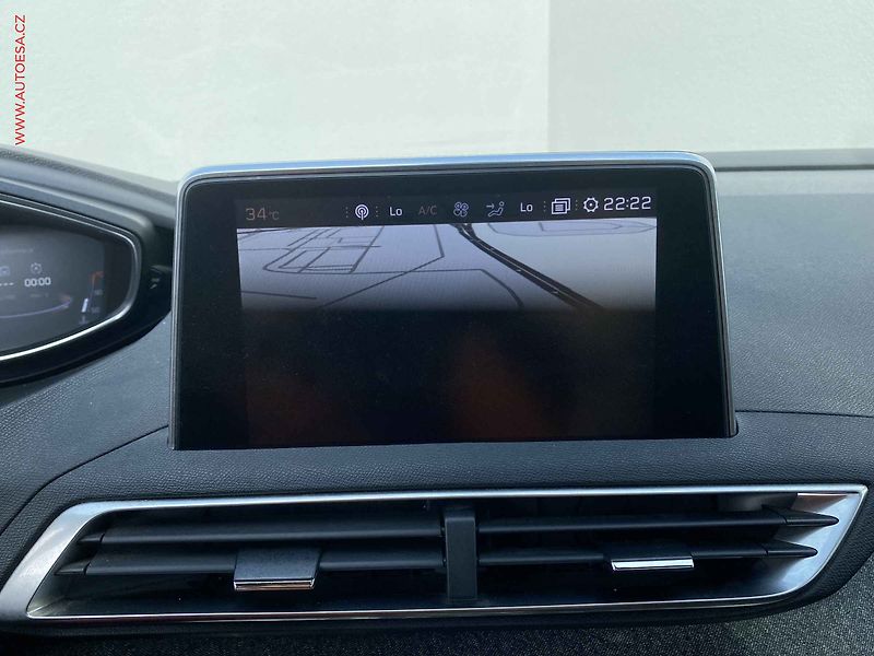 Peugeot 3008 (2018) 1.5 HDi, GT Line, LED, panor - fotka 16 z 18