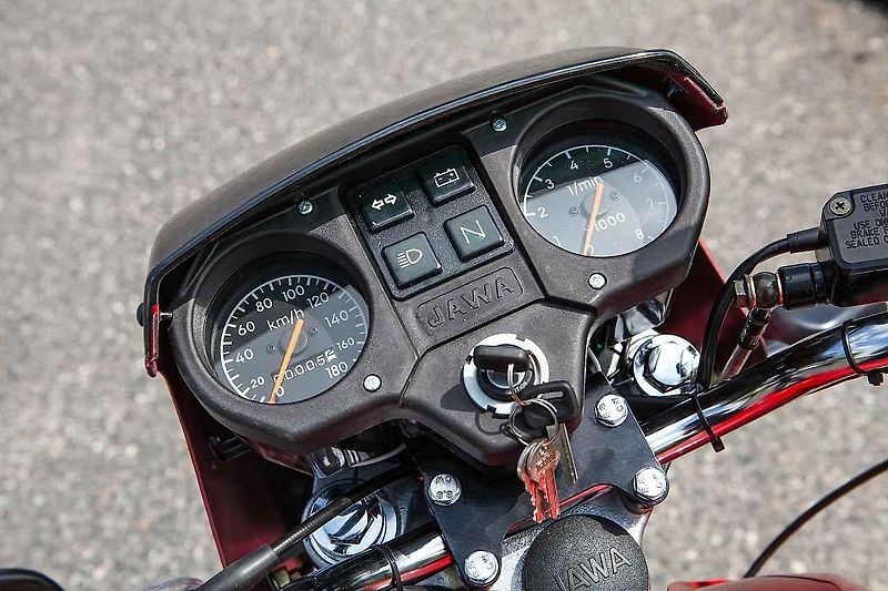 Jawa 350 Retro.